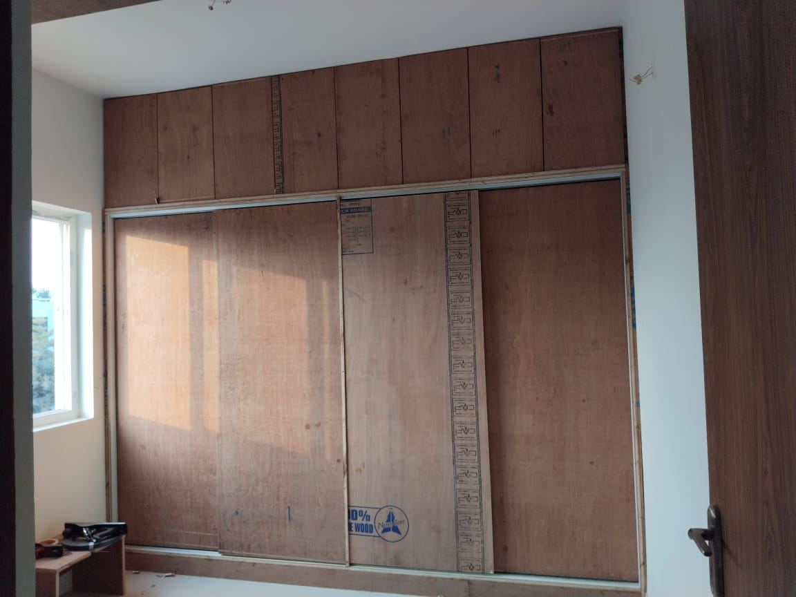 Wardrobe carcass in bare plywood and blockboard before lamination